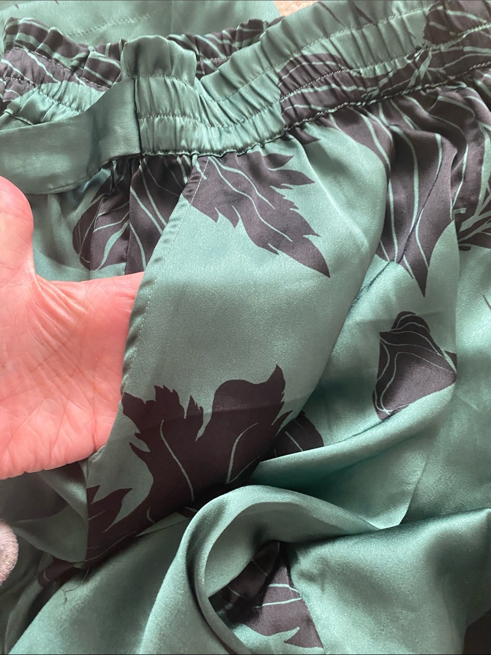 Her Destiny size large NWT satin type pants - Picture 7 of 7
